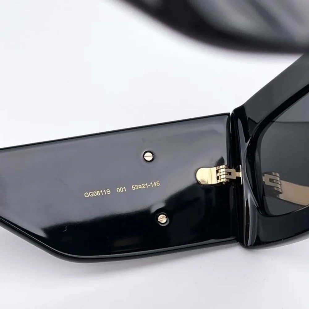 New Authentic - Gucci Black Gray Gg0811s 001 Logo Rectangle Unisex Sunglasses